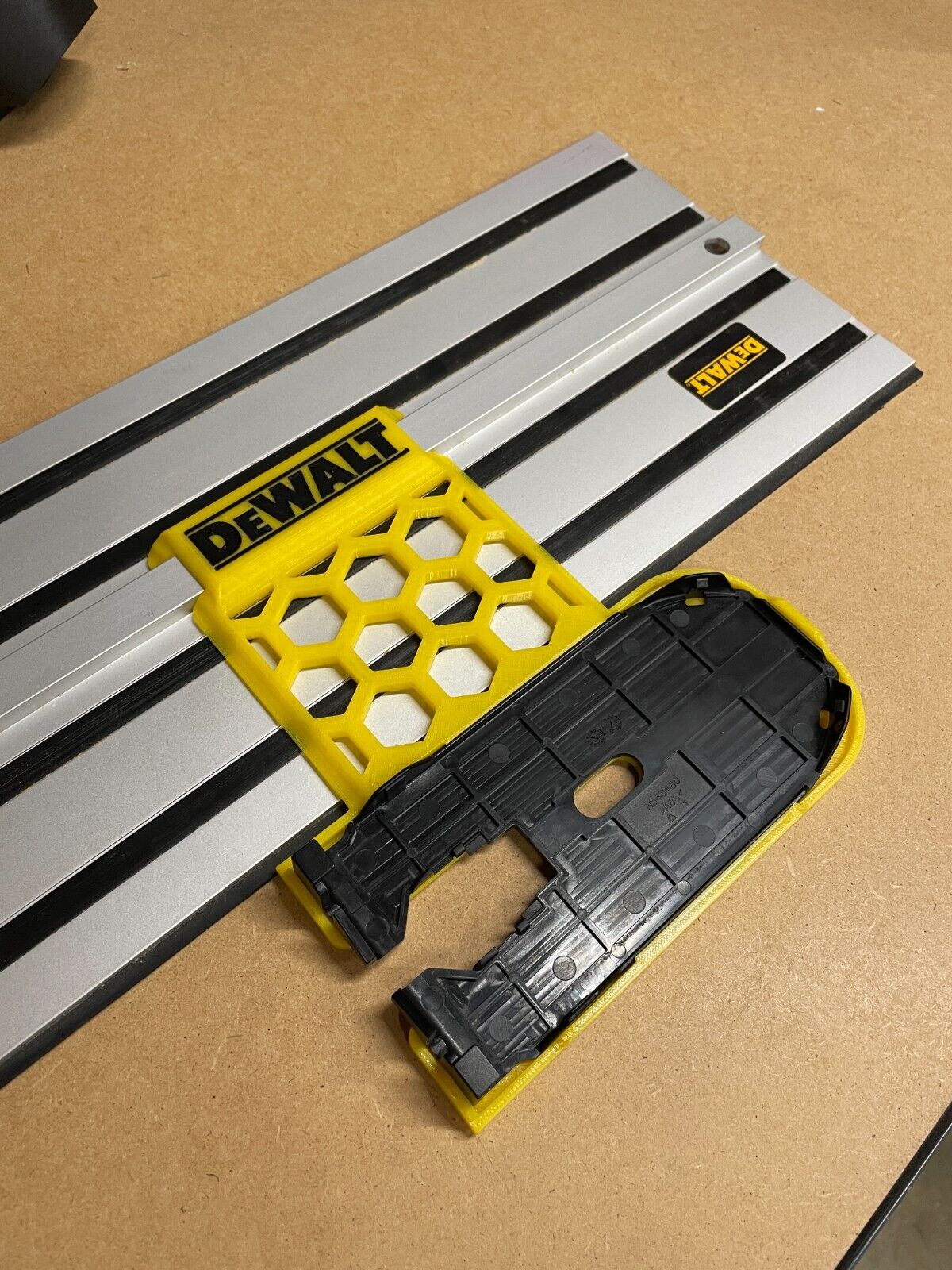 Führung für DeWALT Führungsschiene DWS5022 und Stichsäge DCS335