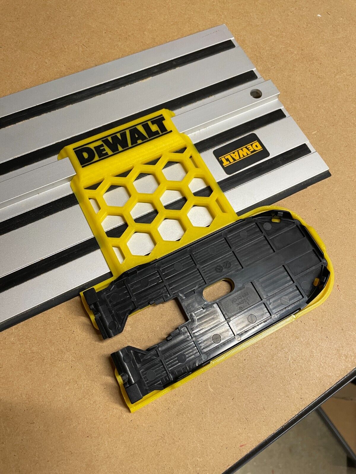 Führung für DeWALT Führungsschiene DWS5022 und Stichsäge DCS335